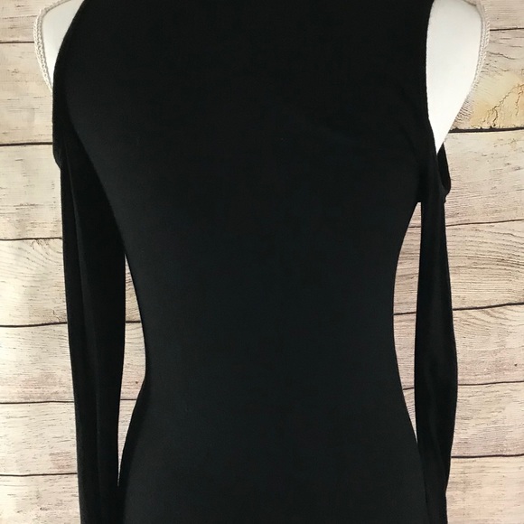 Ultra flirt cold shoulder dress - Picture 3 of 4